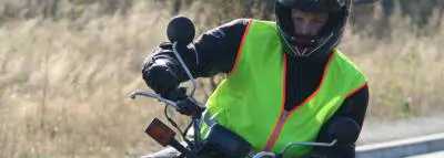 Assurance moto jeune conducteur abordable motard examen