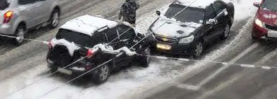 Accident verglas : quelle assurance choisir ? voiture verglas neige