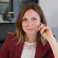 Stéphanie DURAFFOURD : Chargée de Relations Presse, Experte en assurances Stéphanie DURAFFOURD